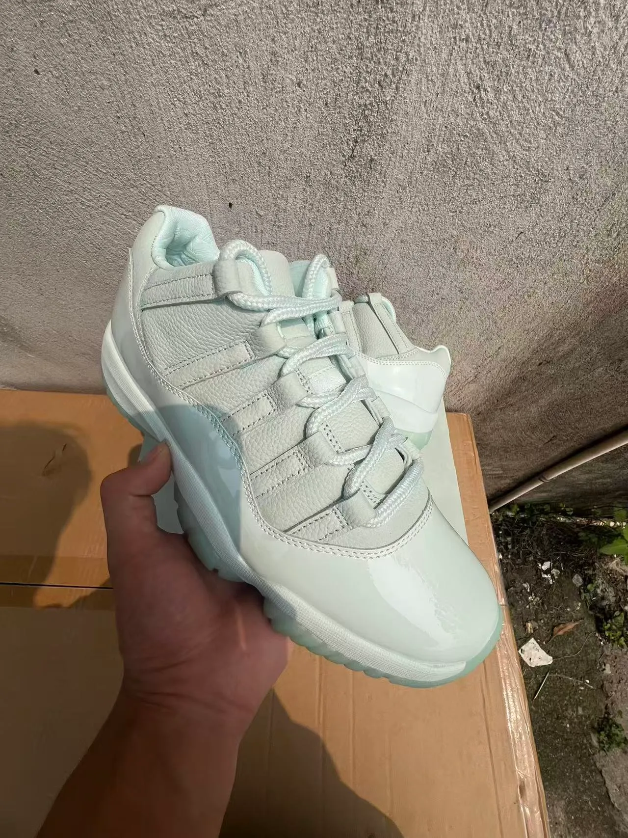 Air Jordan 11 White Mint Green Basketball Shoes 2