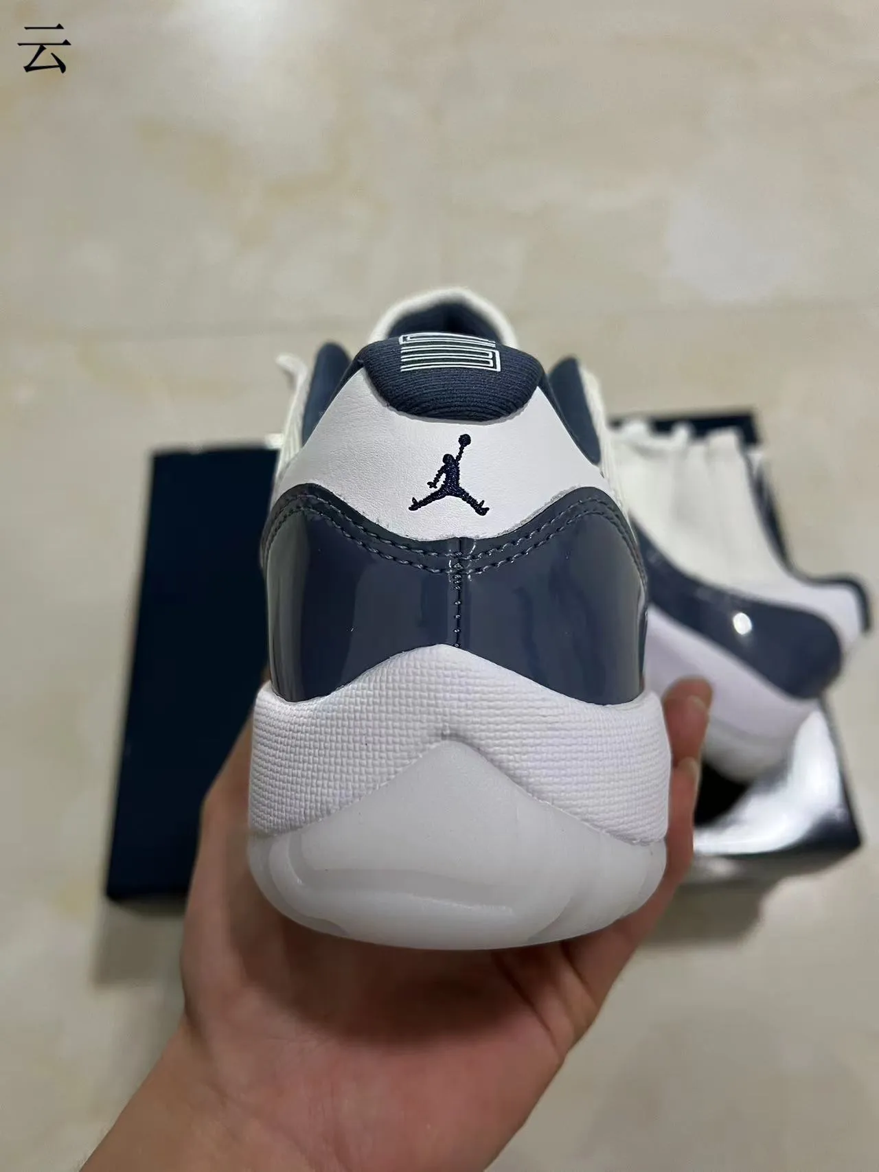 Air Jordan 11 Tênis de Basquete Branco Navy Couro Patentado 8