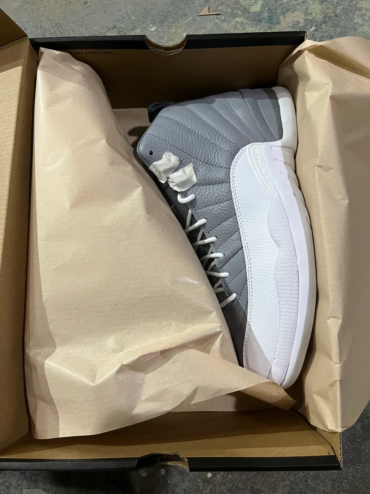 Air Jordan 12 Gray and White Basketball Shoes 2