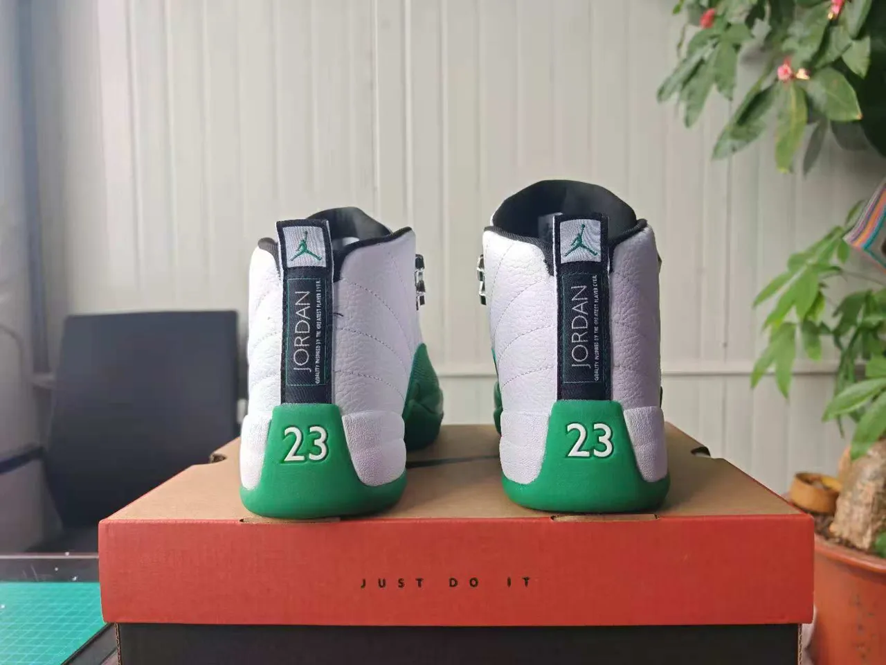Air Jordan 12 White Green Basketball Shoes 2