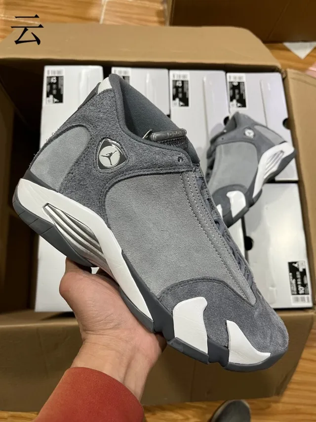 حذاء كرة السلة عالي الرقبة من الجلد السويدي الرمادي Air Jordan 14 6