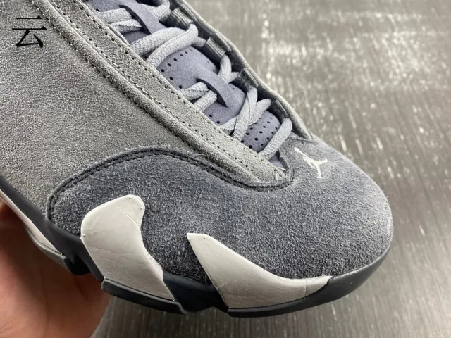 حذاء كرة السلة عالي الرقبة من الجلد السويدي الرمادي Air Jordan 14 14