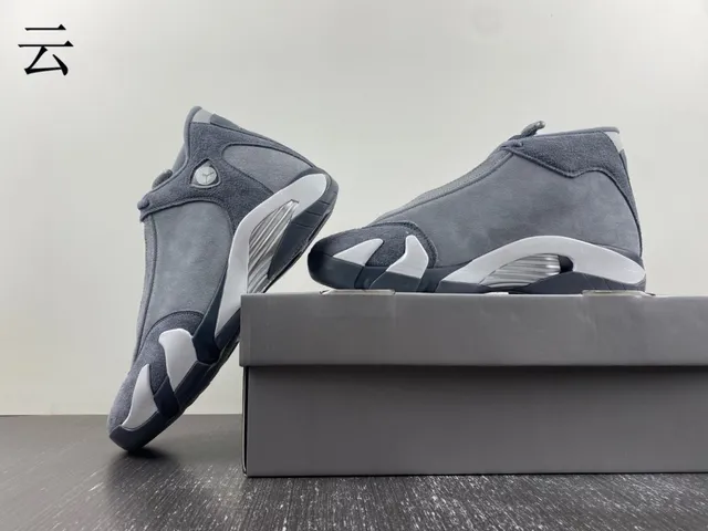 حذاء كرة السلة عالي الرقبة من الجلد السويدي الرمادي Air Jordan 14 19