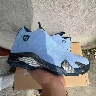 Air Jordan 14 UNC 浅蓝色麂皮碳纤维篮球鞋