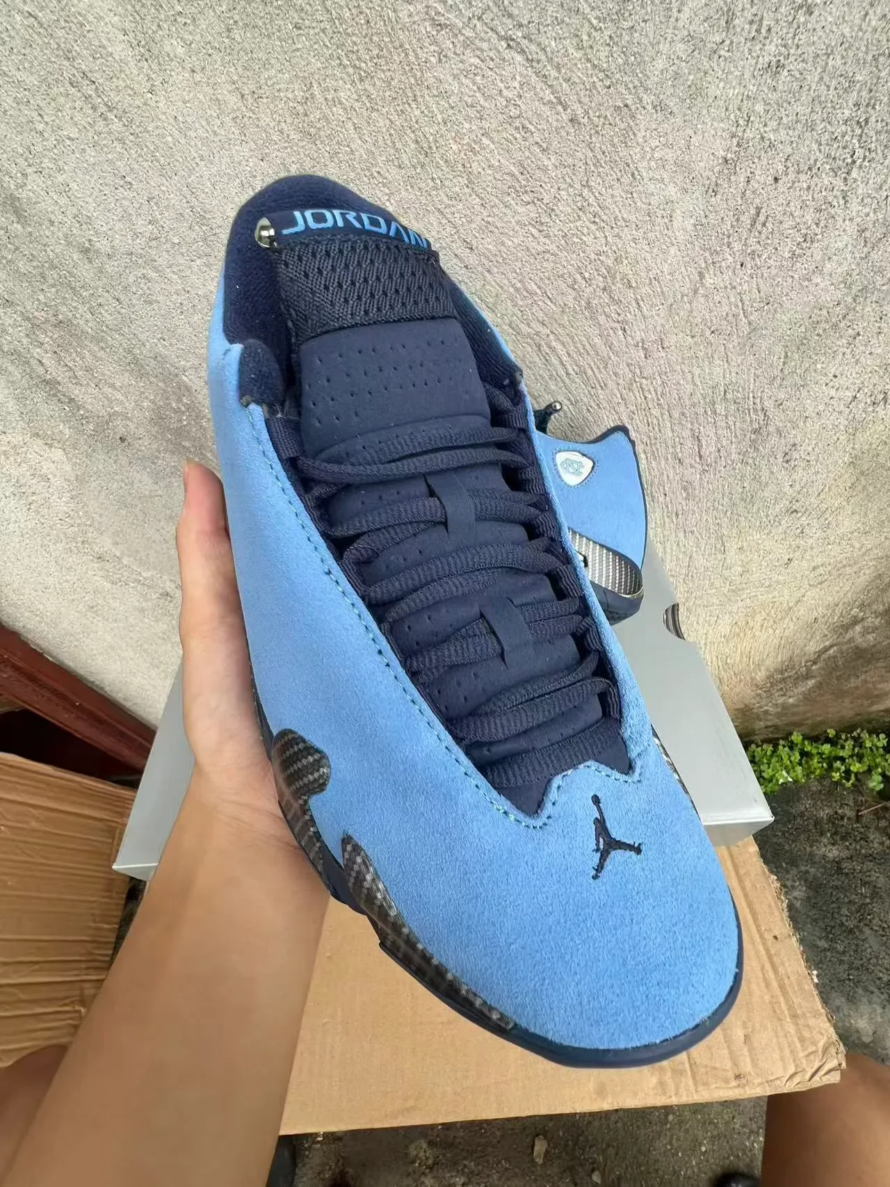 Air Jordan 14 UNC حذاء كرة السلة أزرق فاتح سويد بدون أربطة 2