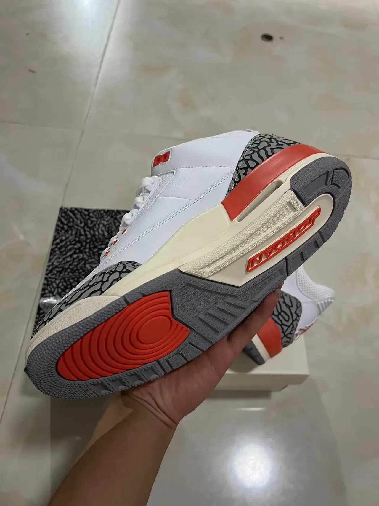 Air Jordan 3 Blanc Ciment Rouge Chaussures de Basketball 6