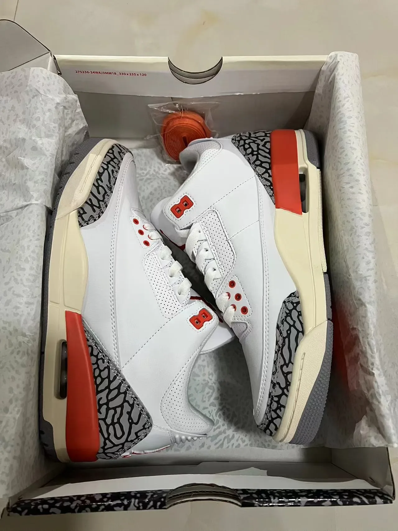 Air Jordan 3 Blanc Ciment Rouge Chaussures de Basketball 9
