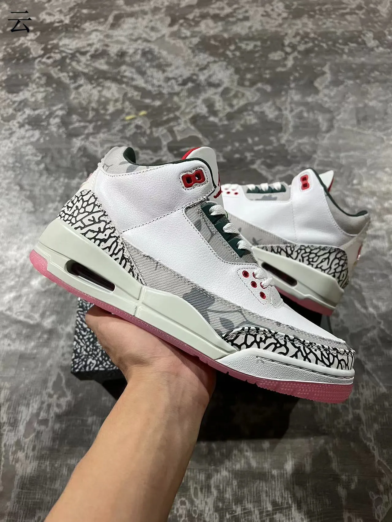 Chaussures de basketball Air Jordan 3 à imprimé éléphant blanc et semelle rose 2