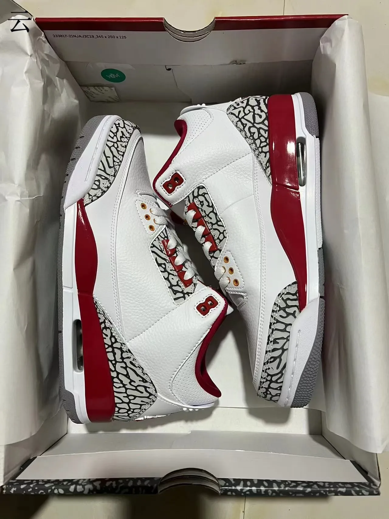 Air Jordan 3 Chaussures de Basketball Blancs et Rouges avec Impression d'Éléphant 2