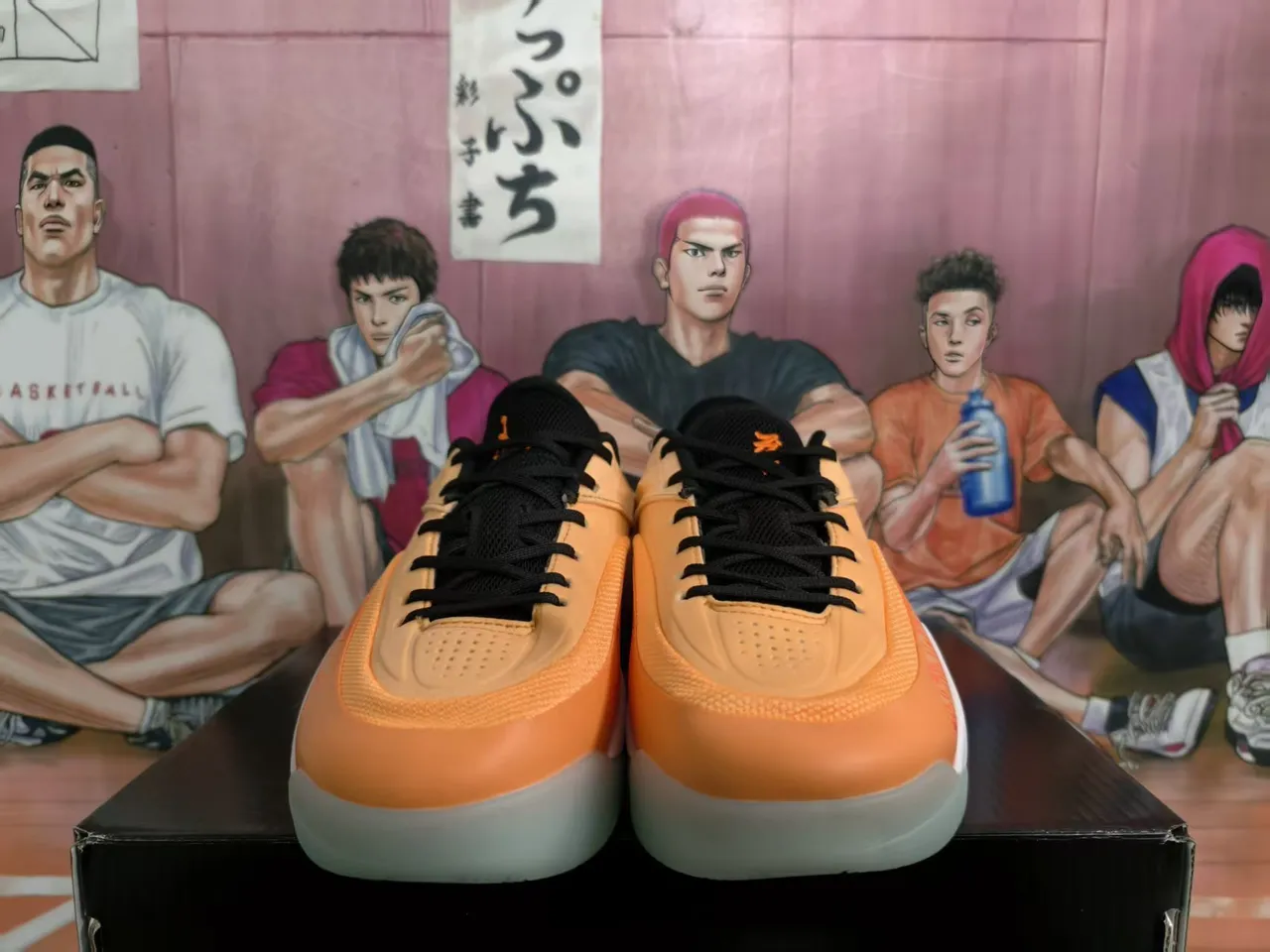 Chaussures de basketball Air Jordan 37 orange et noir 3