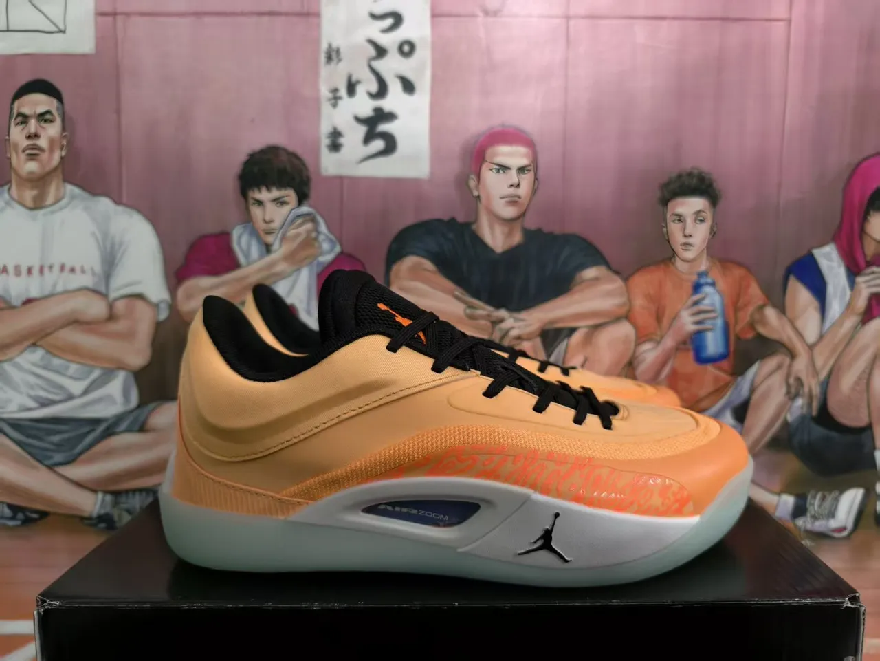 Chaussures de basketball Air Jordan 37 orange et noir 4