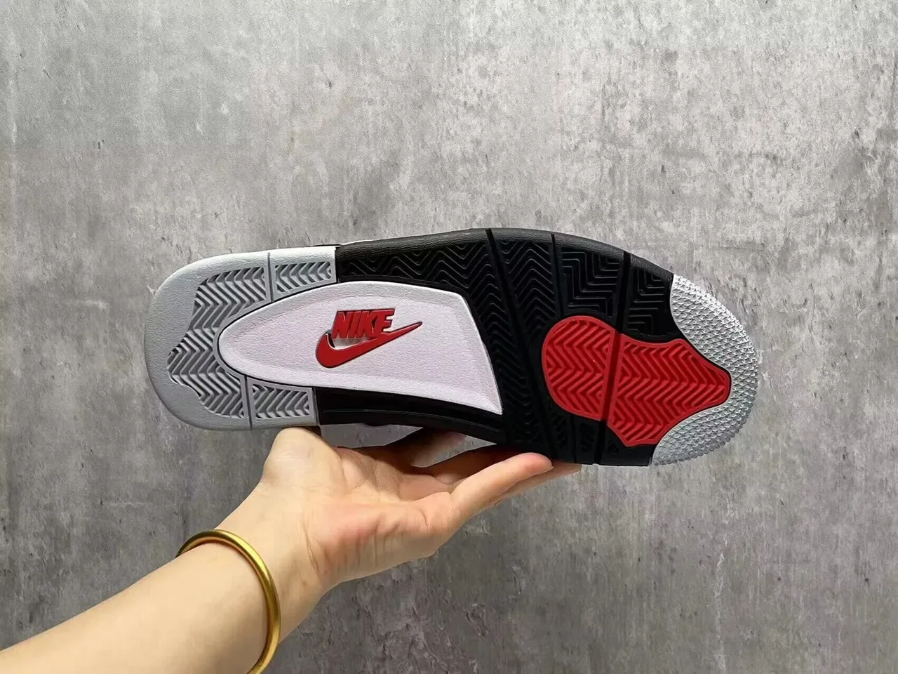 Air Jordan 4 Tênis de Basquete Preto Cinza Claro com Manchas 4