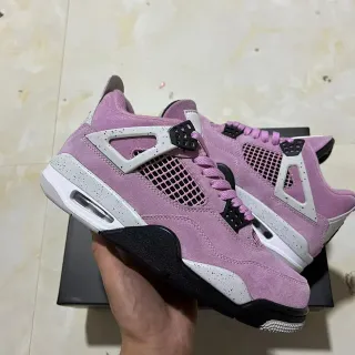 Air Jordan 4 Retro 紫色麂皮篮球鞋