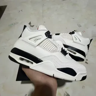 Air Jordan 4 White Black Basketball Shoes