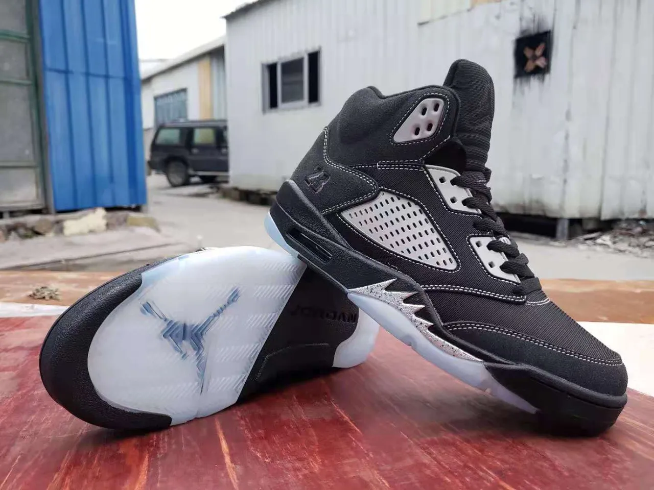 Air Jordan 5 Black White Ice Basketball Shoes 4