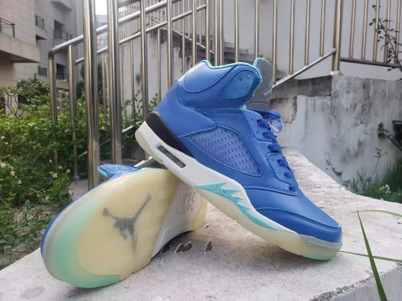 Air Jordan 5 Blue and Cyan High-Top Basketball Shoes 3