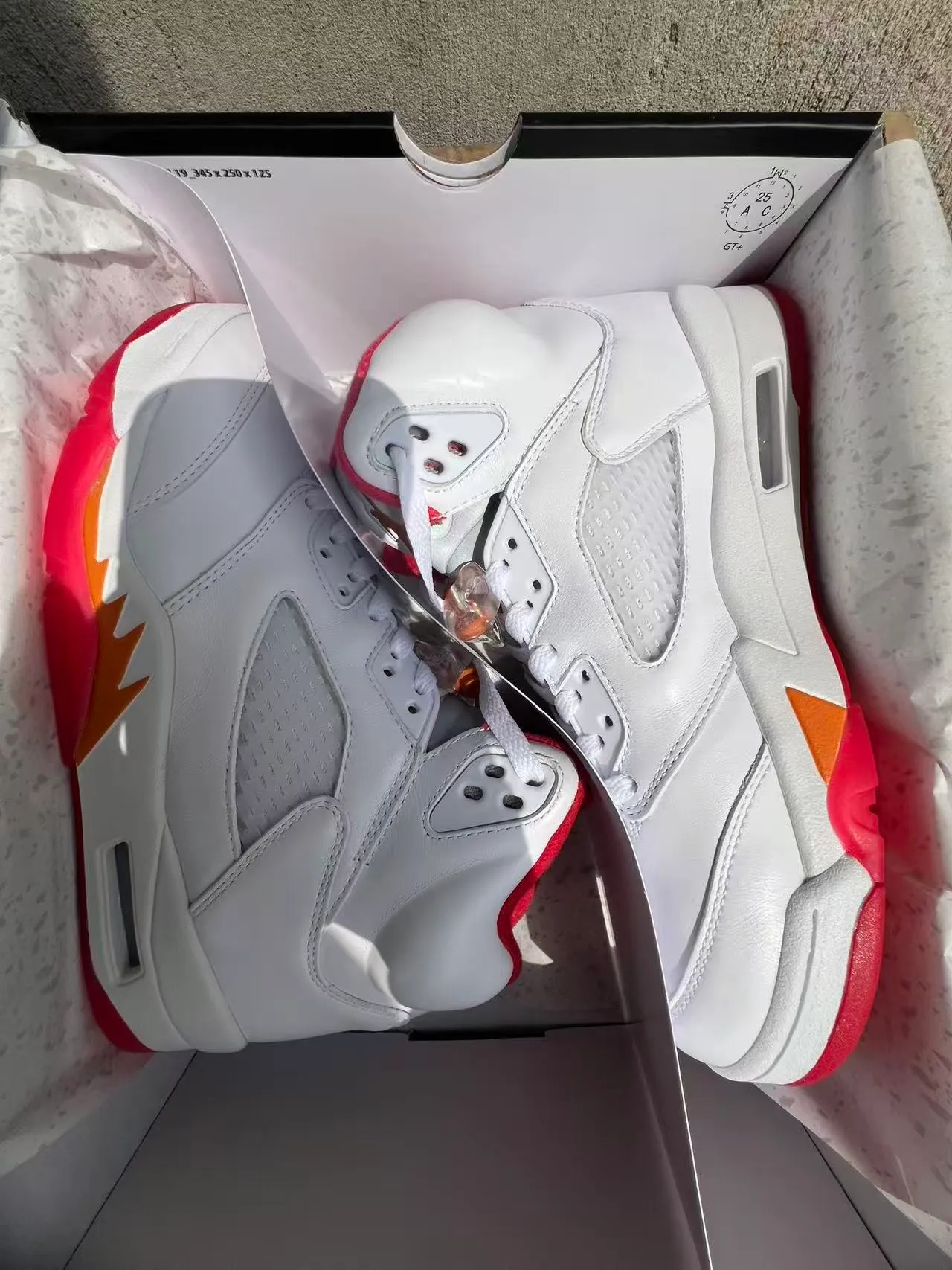 Air Jordan 5 White Red Orange Flame Basketball Shoes 9