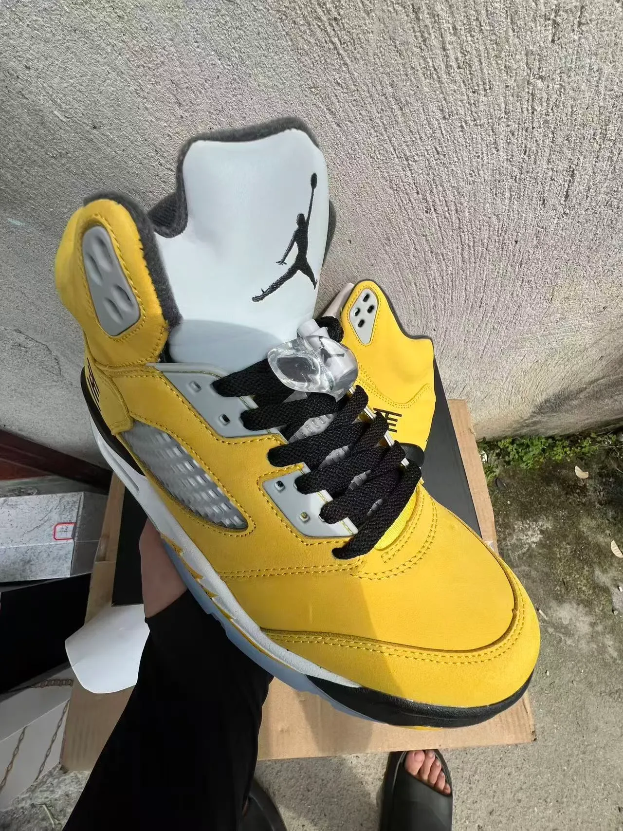 Air Jordan 5 Jaune Noir Blanc Chaussures de Basketball 2