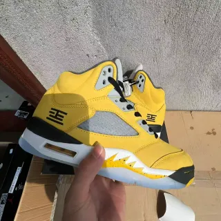 Air Jordan 5 Yellow Black White Basketball Shoes