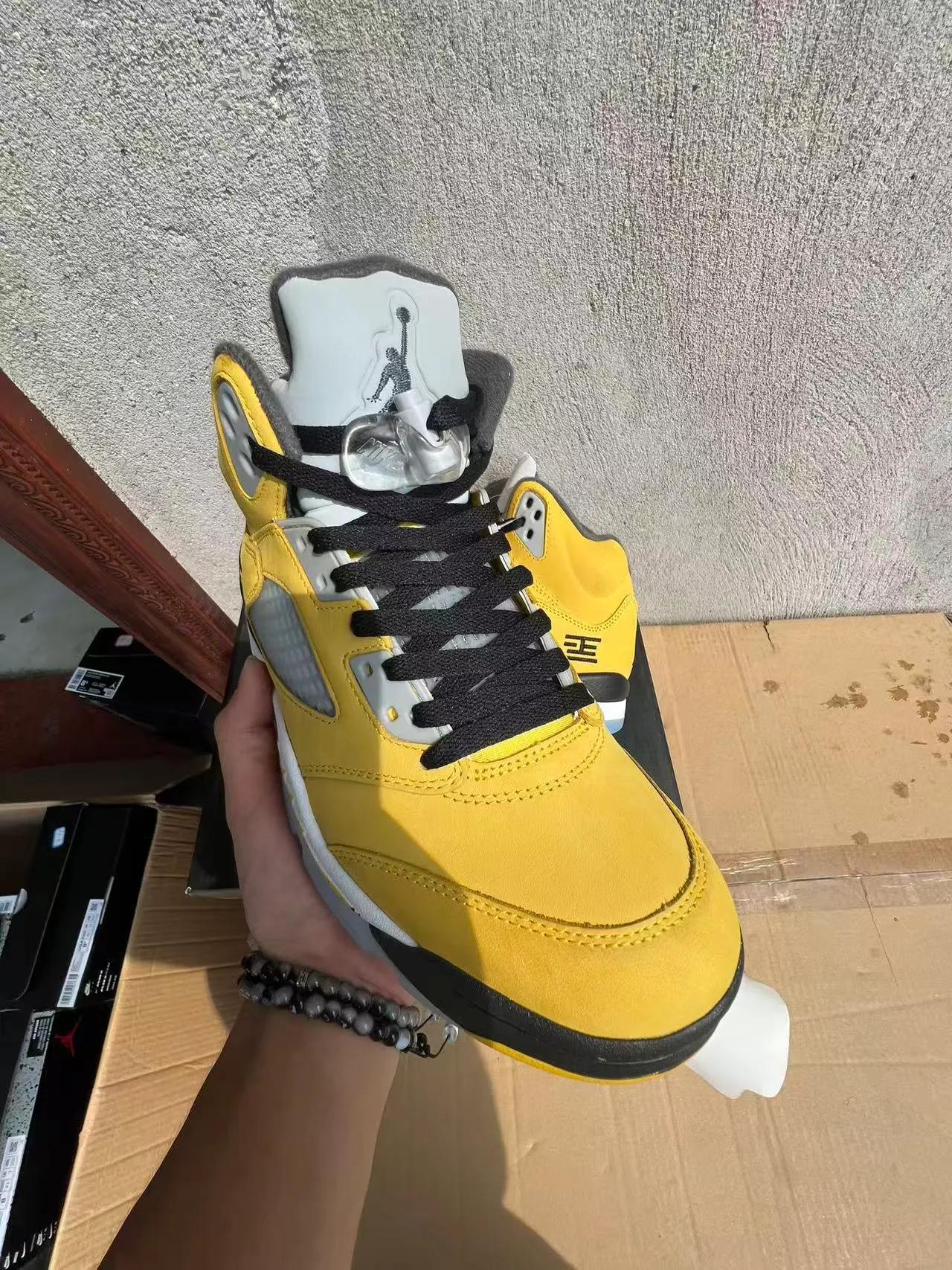 Air Jordan 5 Yellow Black White Basketball Shoes 2