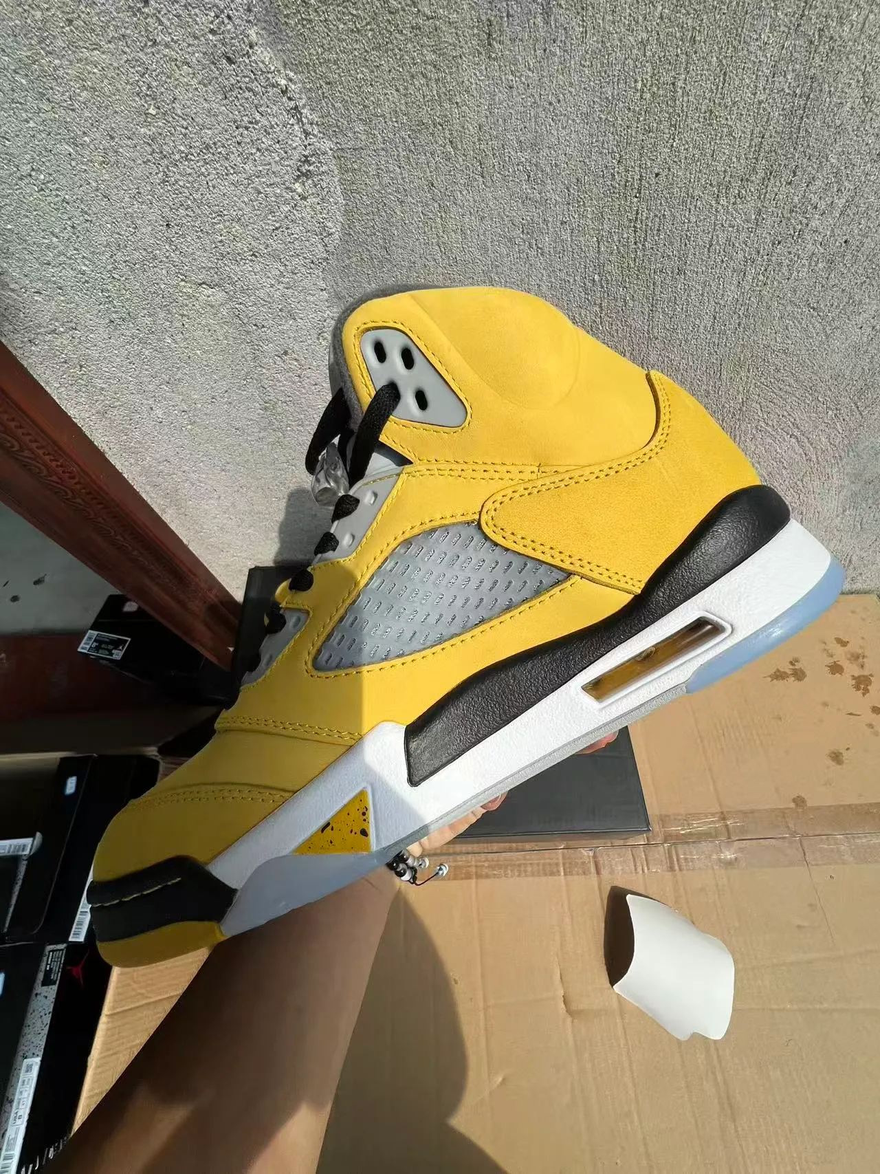 Air Jordan 5 Yellow Black White Basketball Shoes 5