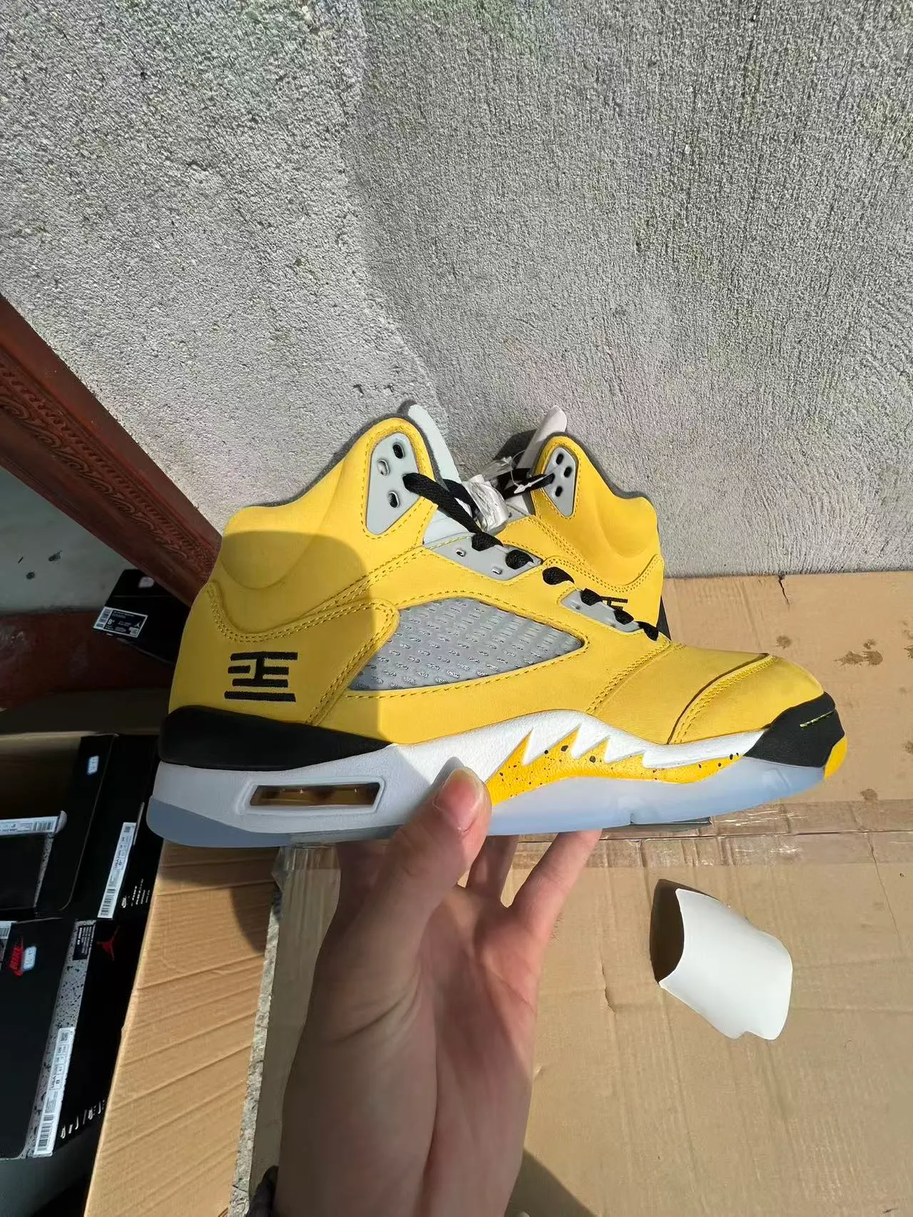 Air Jordan 5 Yellow Black White Basketball Shoes 7