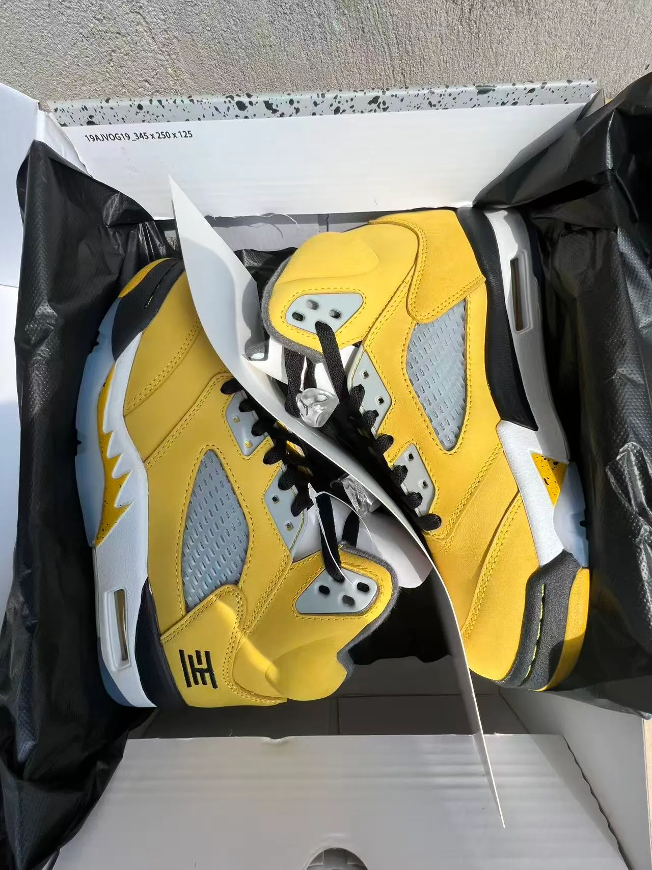 Air Jordan 5 Yellow Black White Basketball Shoes 9
