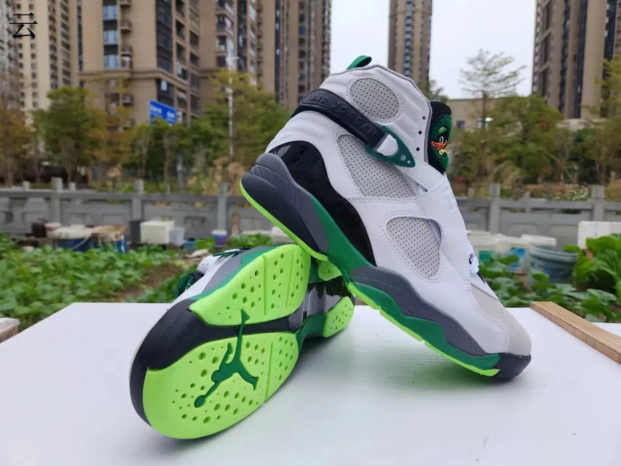 Air Jordan 8 Blanc Noir Vert Chaussures de Basketball 3