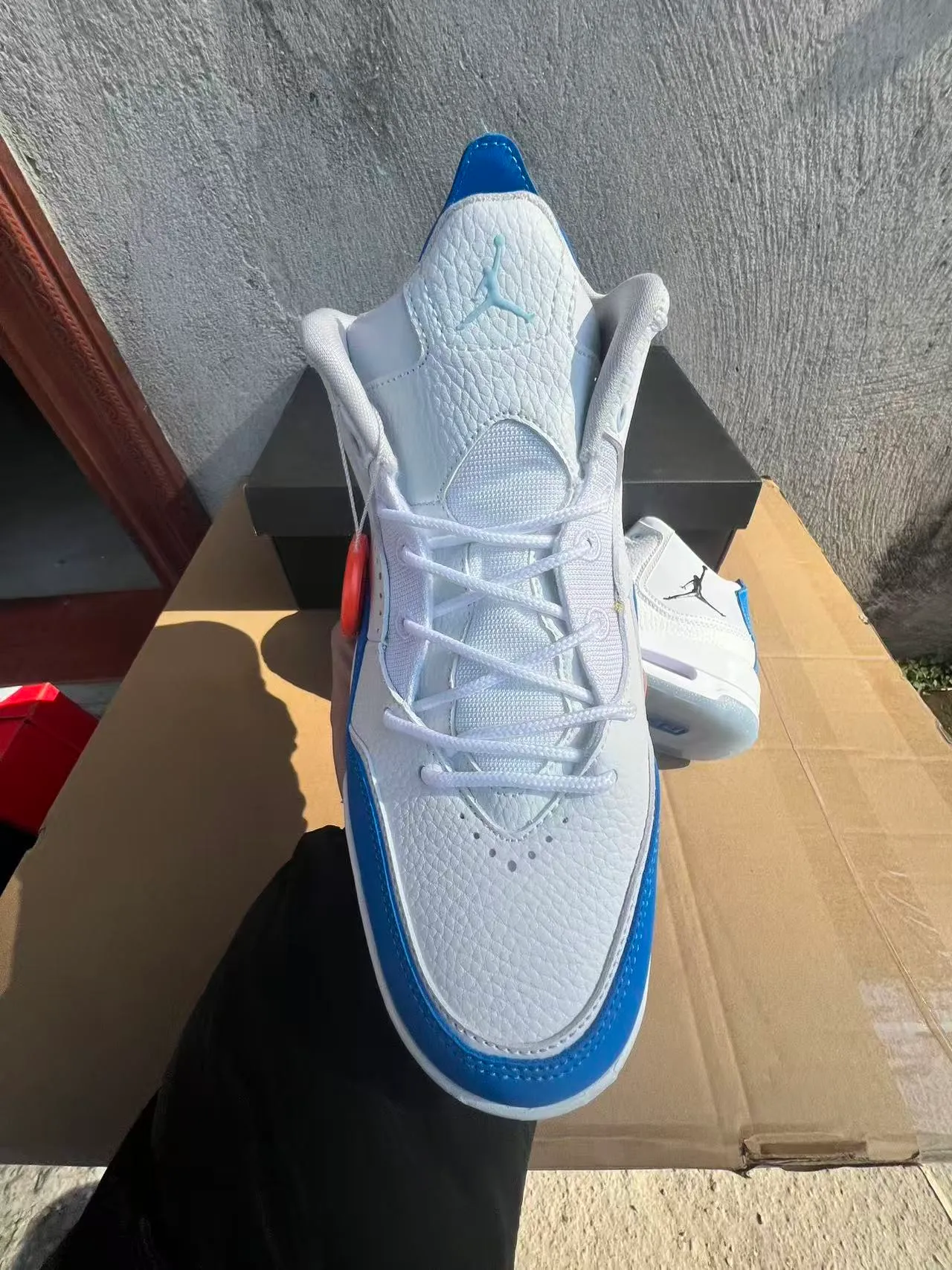 Tênis de basquete Air Jordan Legacy 312 branco e azul royal 3
