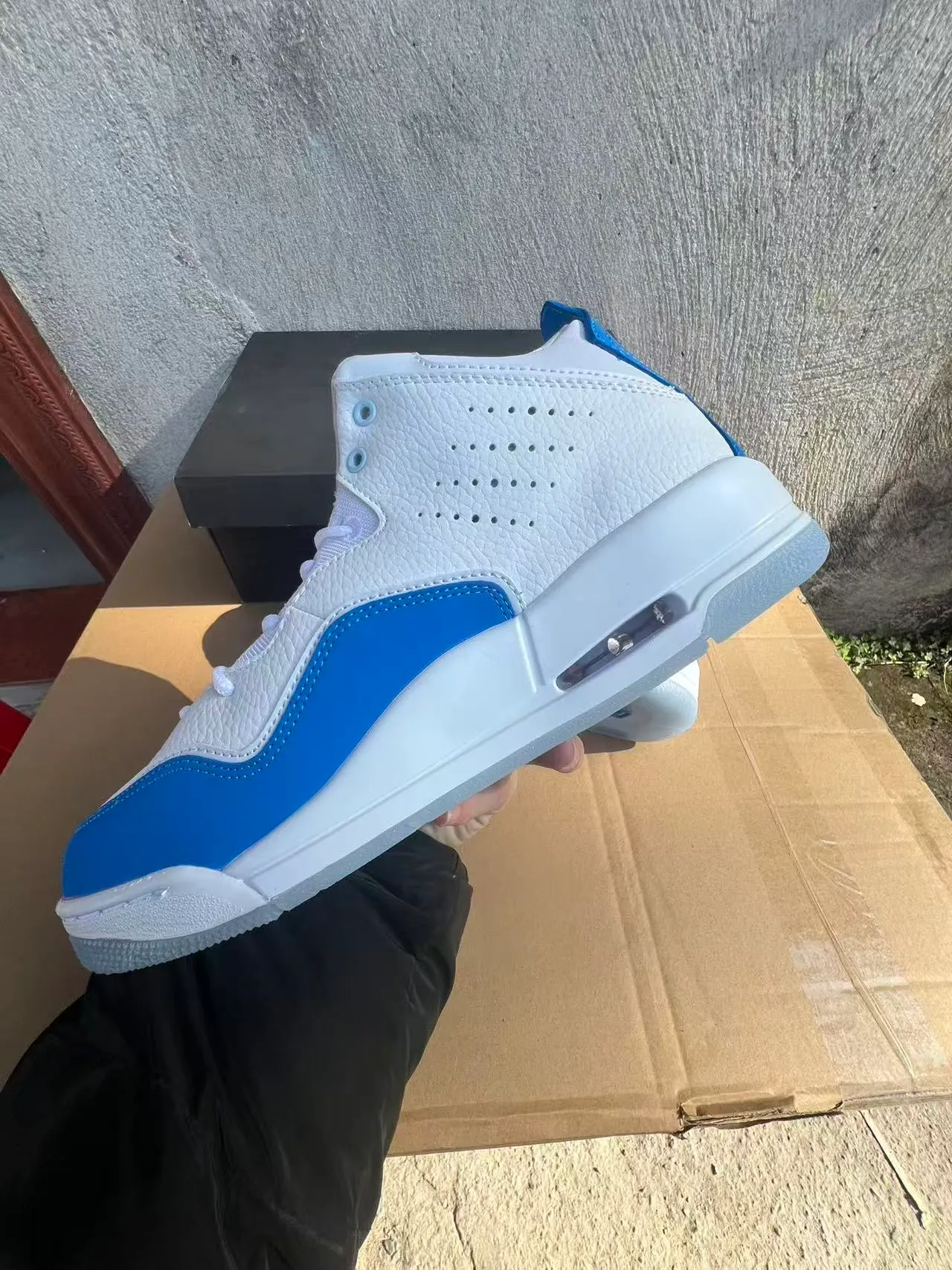 Tênis de basquete Air Jordan Legacy 312 branco e azul royal 5
