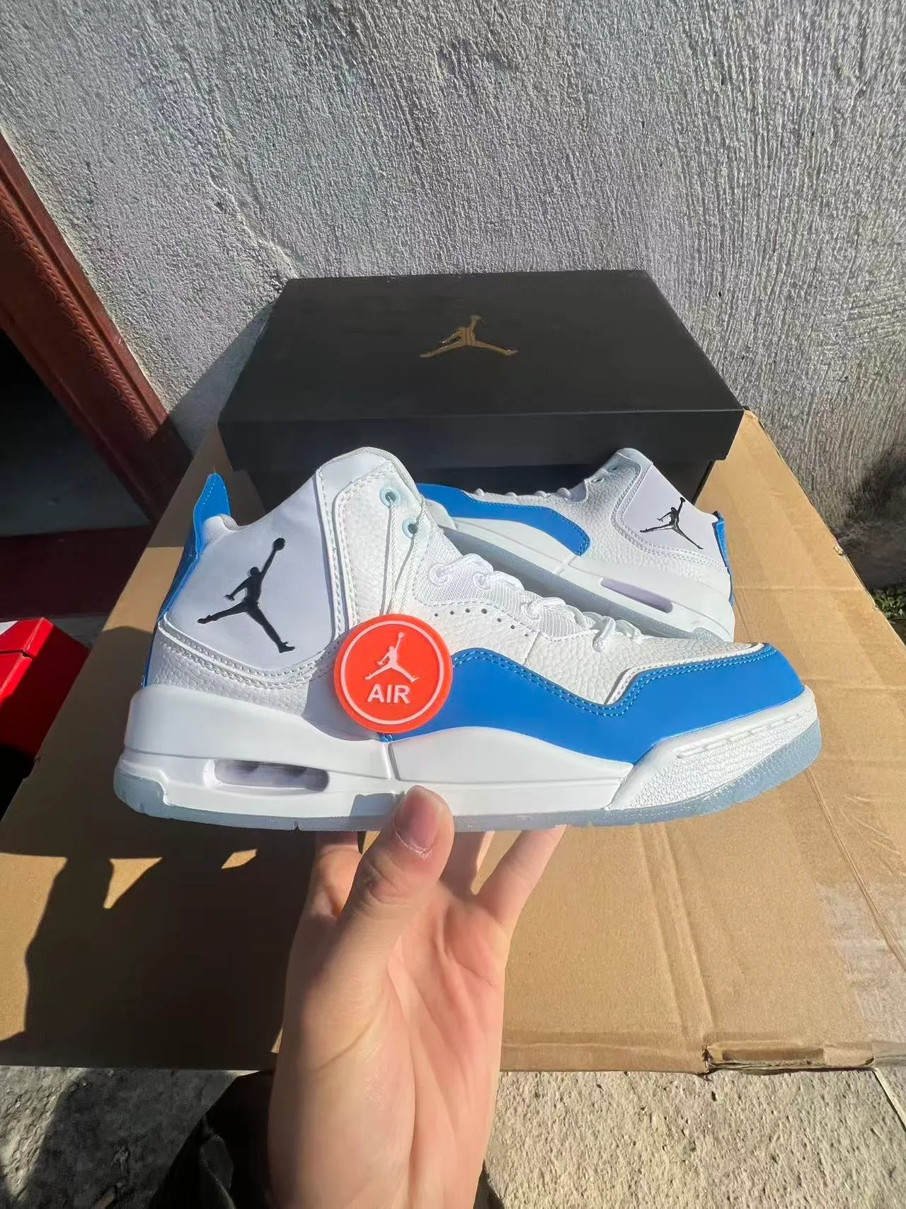 Tênis de basquete Air Jordan Legacy 312 branco e azul royal 7
