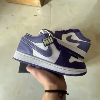 Air Jordan 紫白低帮皮革面篮球鞋
