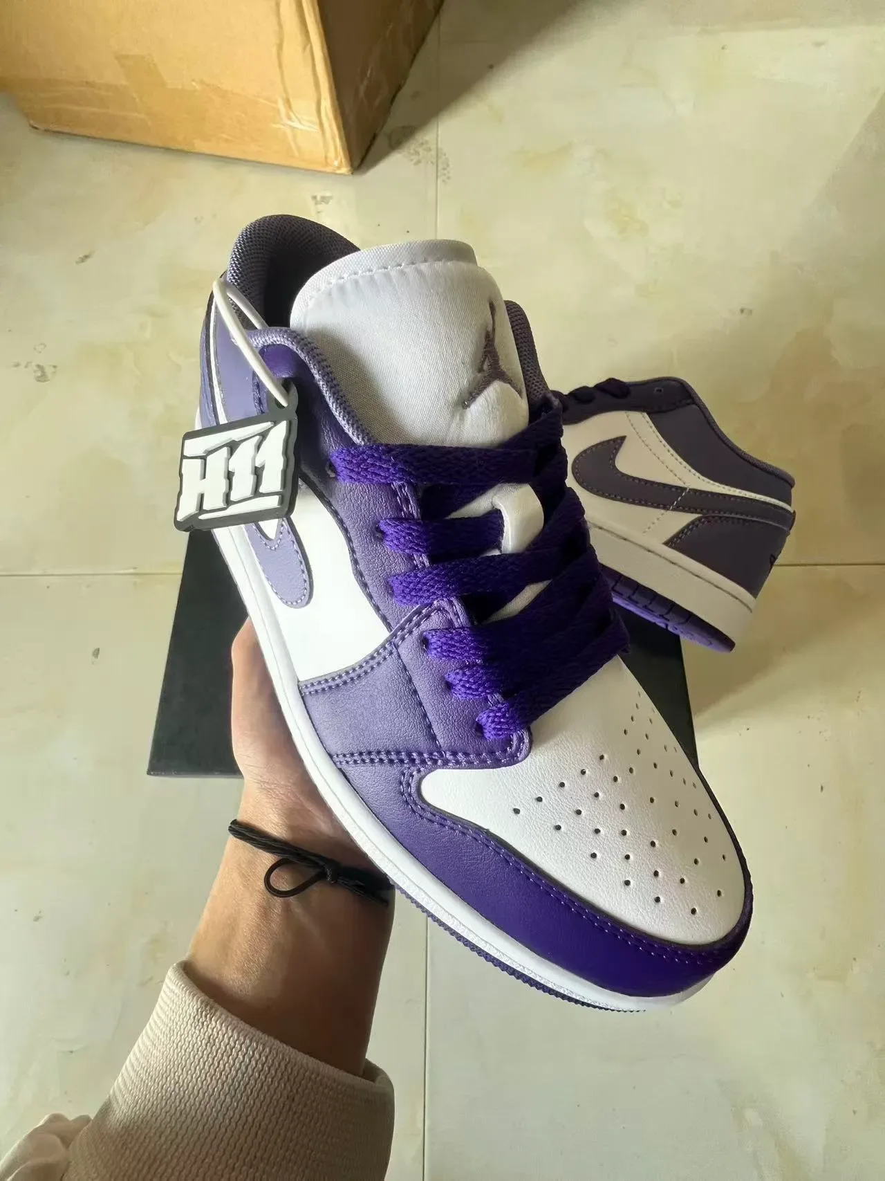 Air Jordan Tênis de Basquete Low-Top de Couro Roxo e Branco 2