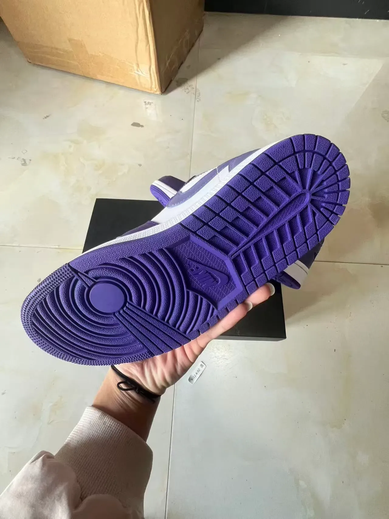 Air Jordan Tênis de Basquete Low-Top de Couro Roxo e Branco 6