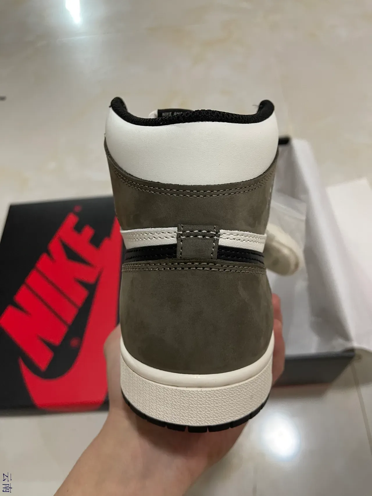 Air Jordan Chaussures De Basketball Hautes En Cuir Et Daim Blanc Et Noir 6