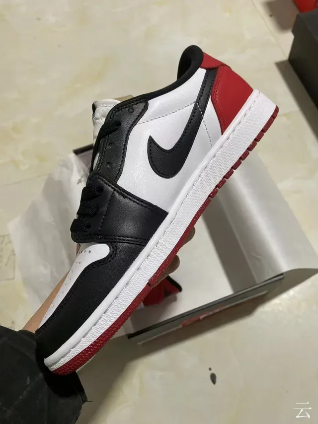 Air Jordan White Black Low-Top Leather Upper Lifestyle Sneakers 4