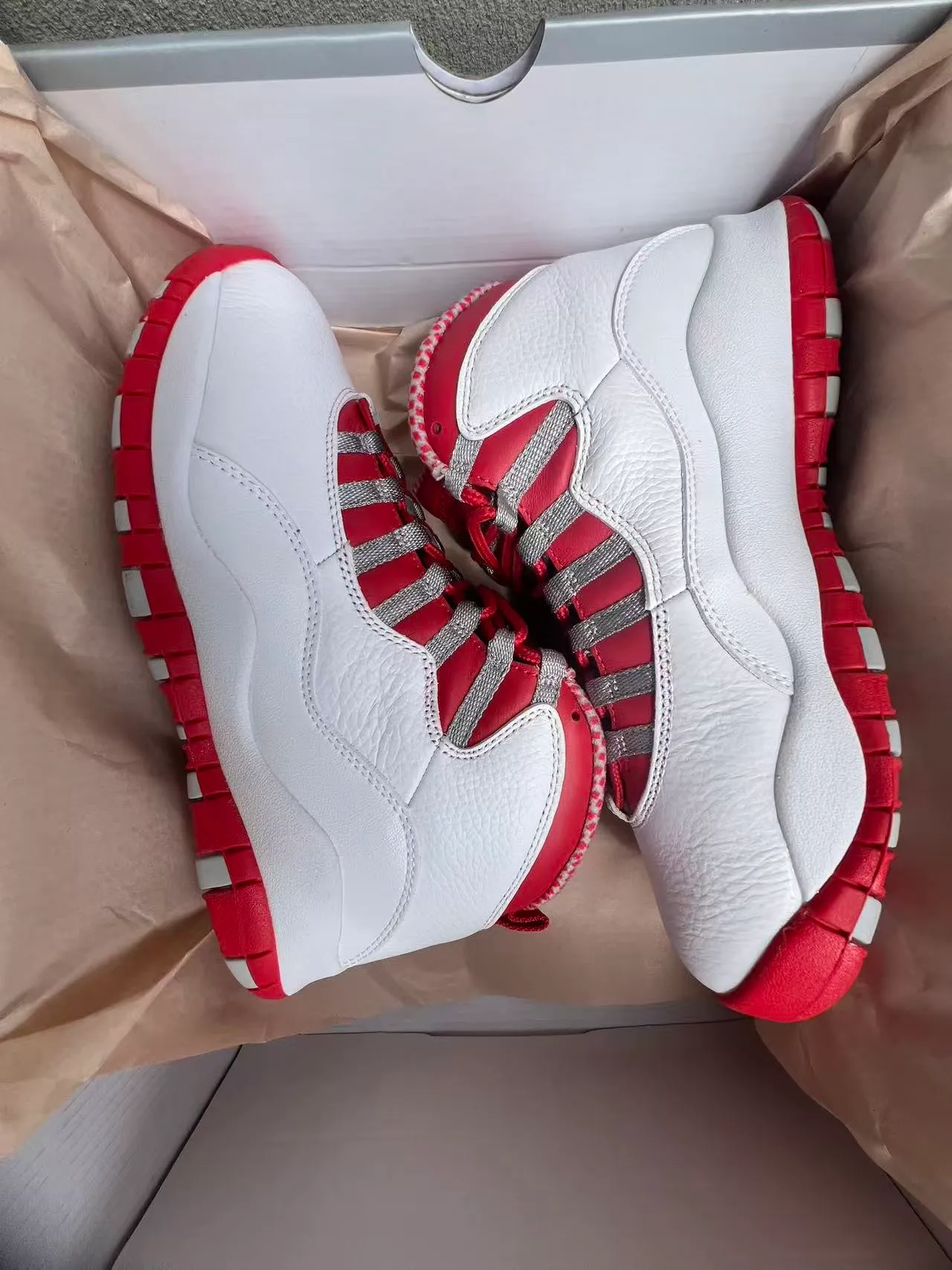 Air Jordan White Red High-Top Leather Upper Basketball Shoes 9