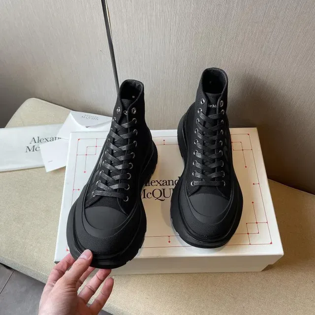 Alexander McQueen Black High-Top Platform Sole Martin Boots 6
