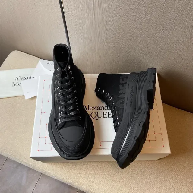 Alexander McQueen Black High-Top Platform Sole Martin Boots 8
