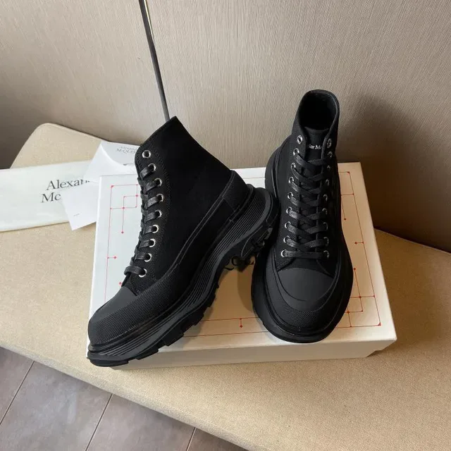 Alexander McQueen Black High-Top Platform Sole Martin Boots 9