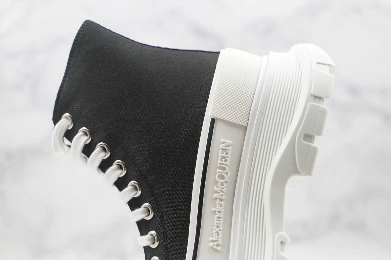 Alexander McQueen Oversized Sneaker Black and White Chunky Sneaker 5