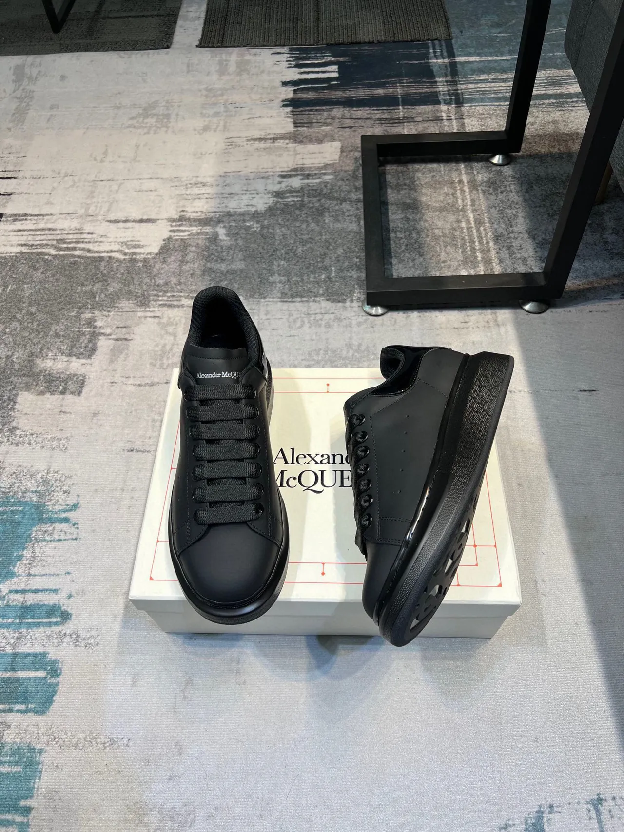 Alexander McQueen oversized 黑色生活方式运动鞋 4