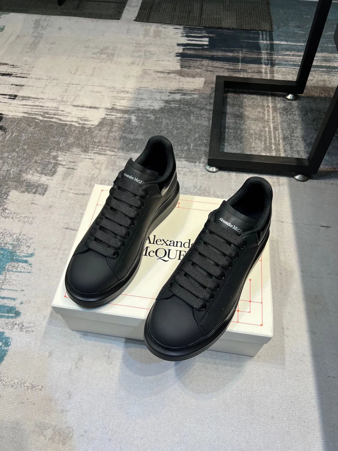 Alexander McQueen oversized 黑色生活方式运动鞋 5