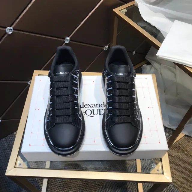 Alexander McQueen Tênis Oversized Preto Branco Sola Couro Mate Upper Lifestyle 7