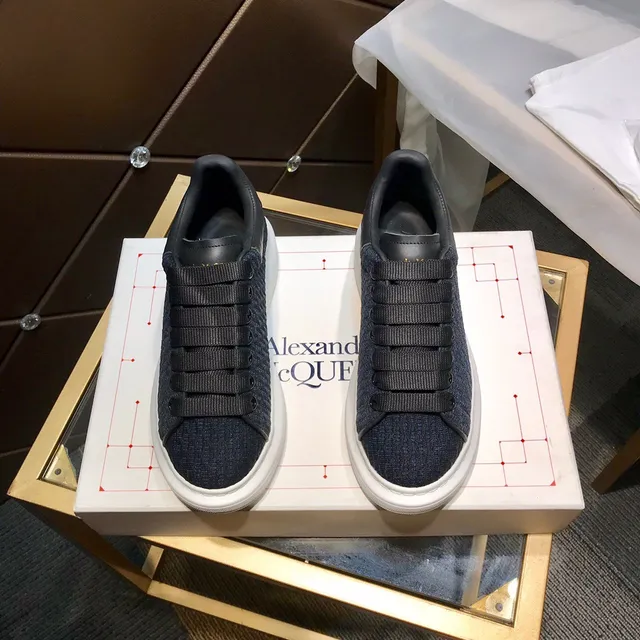 Alexander McQueen Oversized Sneaker Navy Textured Upper White Sole Lifestyle Sneakers 9