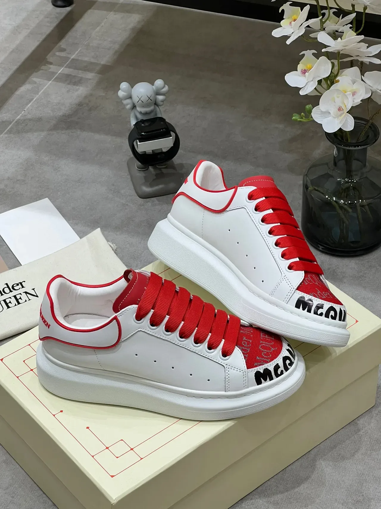 Alexander McQueen Oversized Sneaker White and Red Lifestyle Sneakers 4