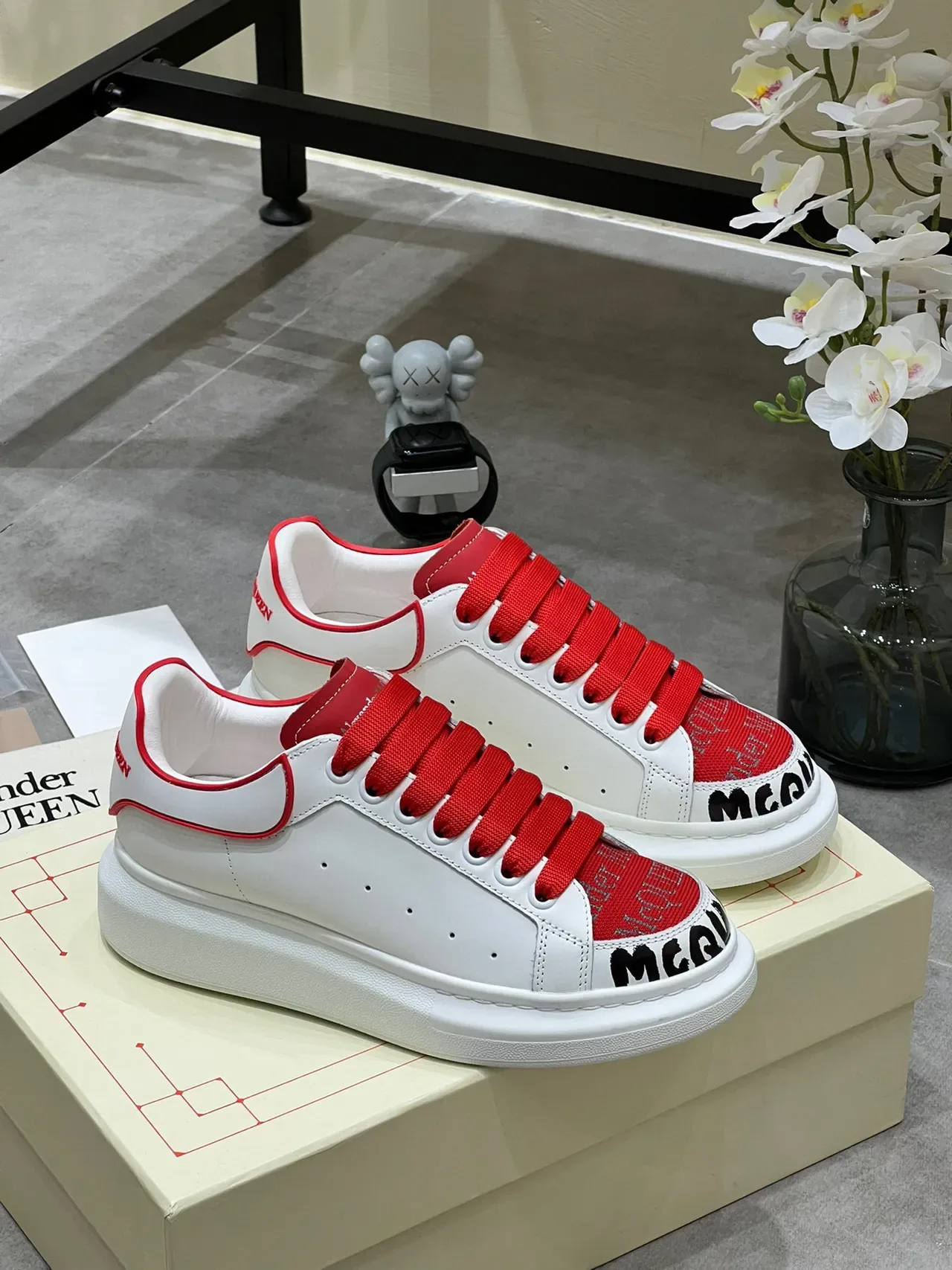 Alexander McQueen Oversized Sneaker White and Red Lifestyle Sneakers 9