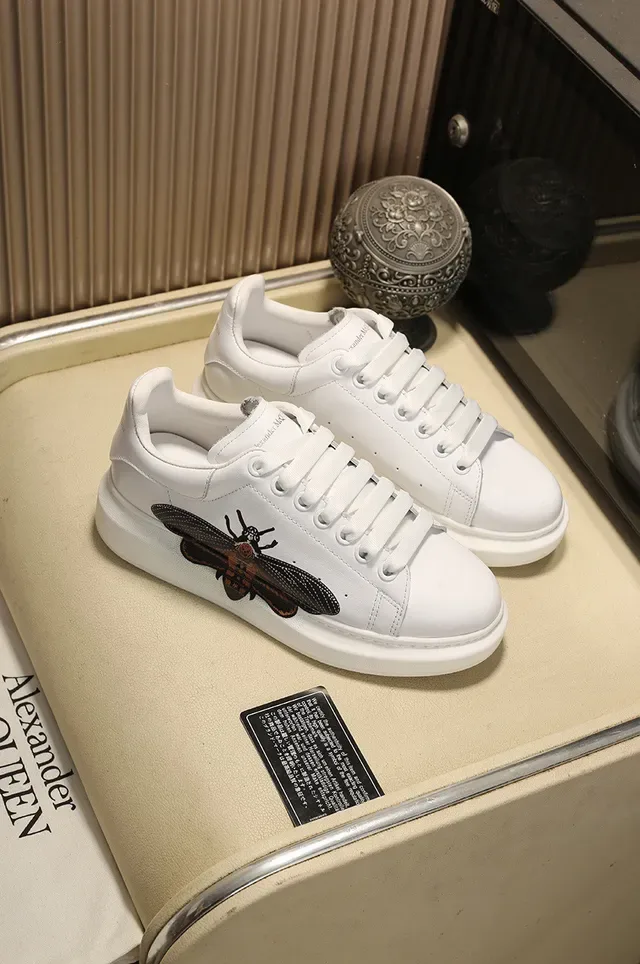 Alexander McQueen ওভারসাইজড সাদা এমব্রয়ডারি ইনসেক্ট লাইফস্টাইল স্নিকার্স 7