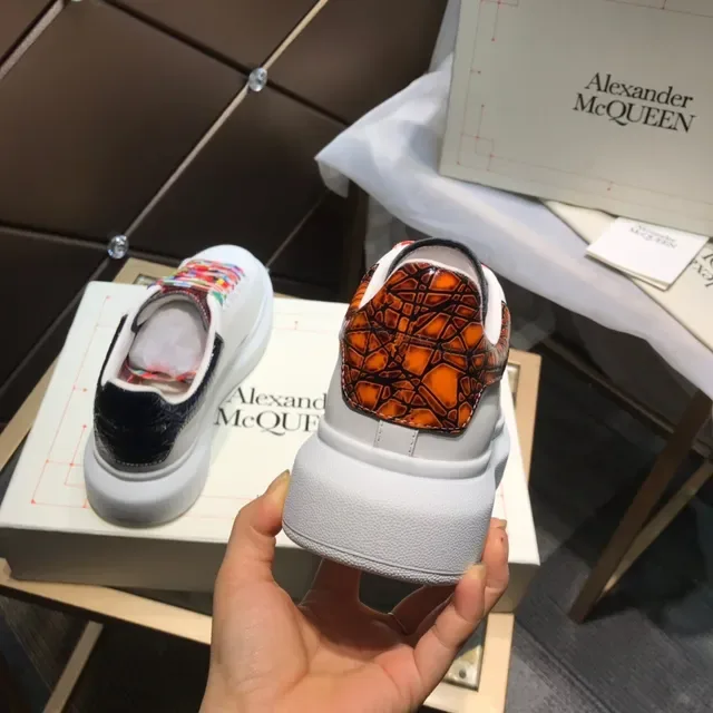 Alexander McQueen ওভারসাইজড সাদা বহুরঙা পতাকা লেস লাইফস্টাইল স্নিকার 6