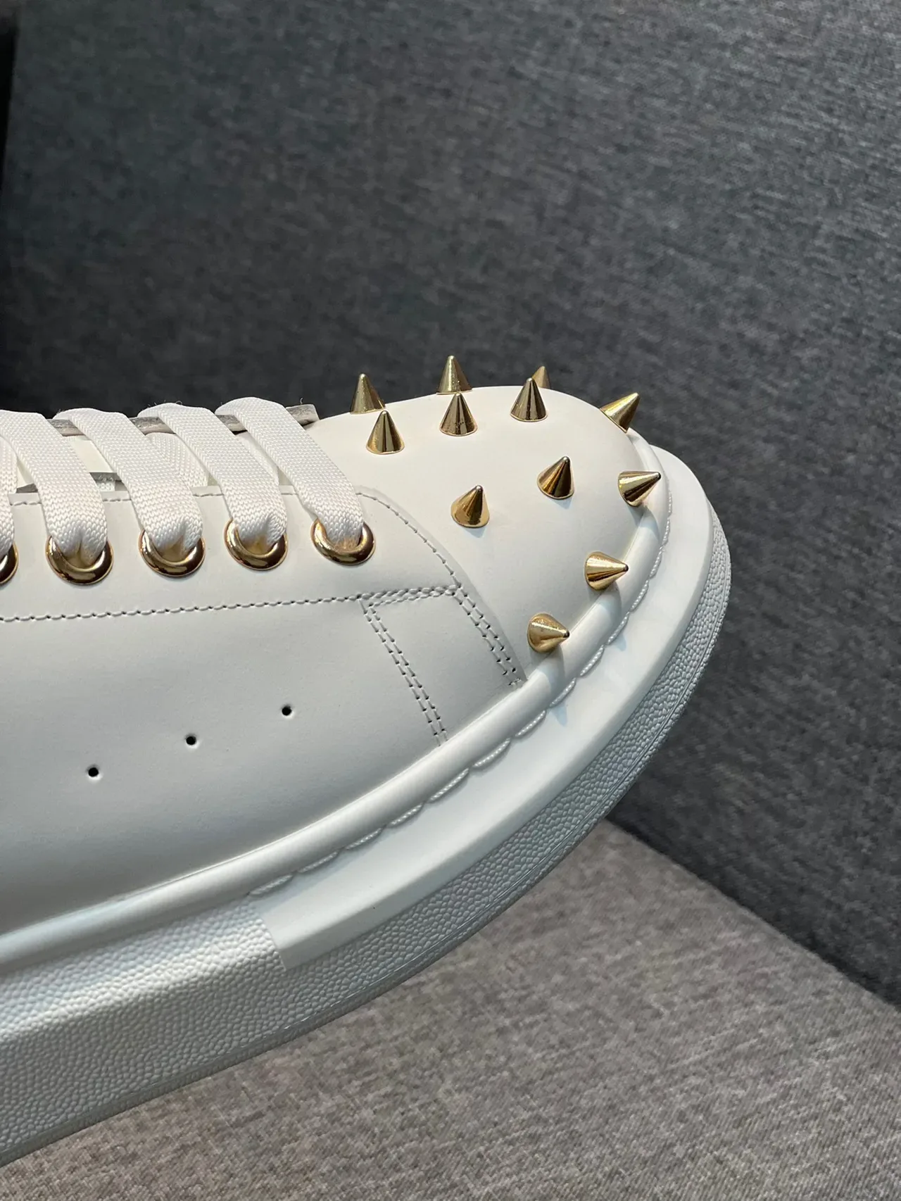 Alexander McQueen Oversized Sneaker White Studded Platform Lifestyle Sneaker 3